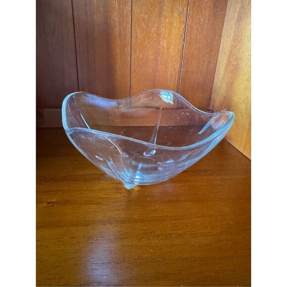 Glass candy bowl clear wavy jellyfish trinket dish with feet curved flowy edge - Picture 2 of 5